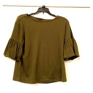 Cable and Gauge olive green 1/2 puff sleeve blouse. S
